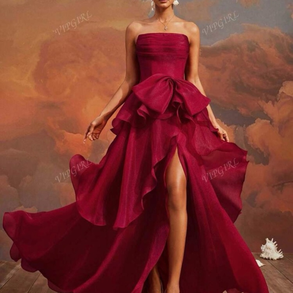 Elegant Burgundy Strapless Evening Gown